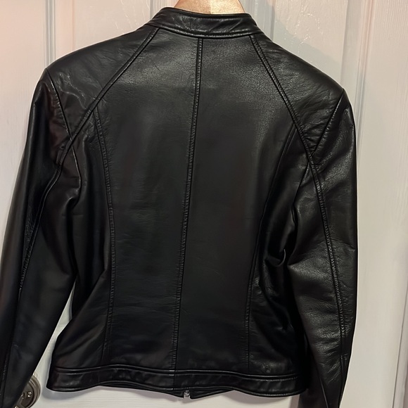 Ladies Leather Jacket - Picture 5 of 6